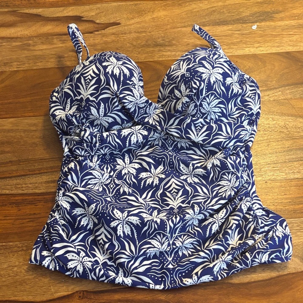 Soma Navy Blue and White Floral Tankini Top and bottom